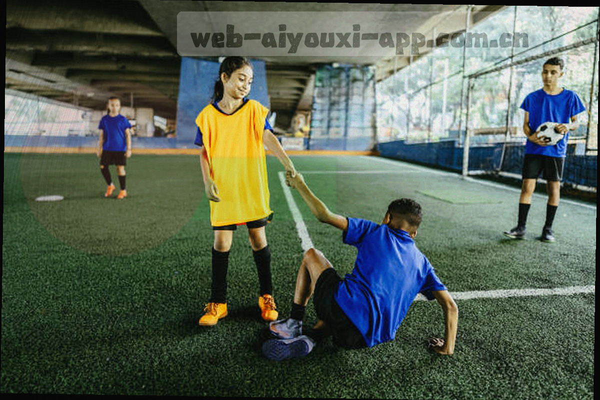 球场边线与速度线光效组成的斜向赛场特写